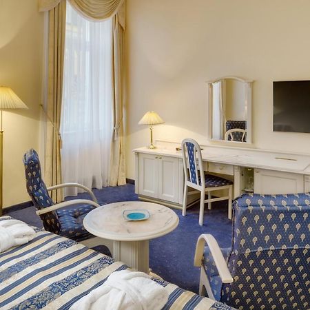 Ensana Hotel Pacifik マリアーンスケー・ラーズニェ エクステリア 写真