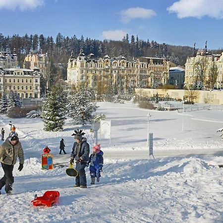 Ensana Hotel Pacifik マリアーンスケー・ラーズニェ エクステリア 写真