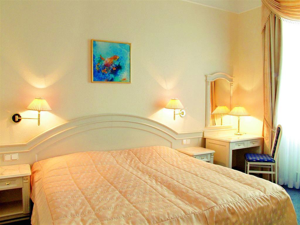 Ensana Hotel Pacifik マリアーンスケー・ラーズニェ エクステリア 写真