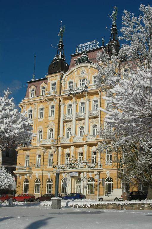 Ensana Hotel Pacifik マリアーンスケー・ラーズニェ エクステリア 写真