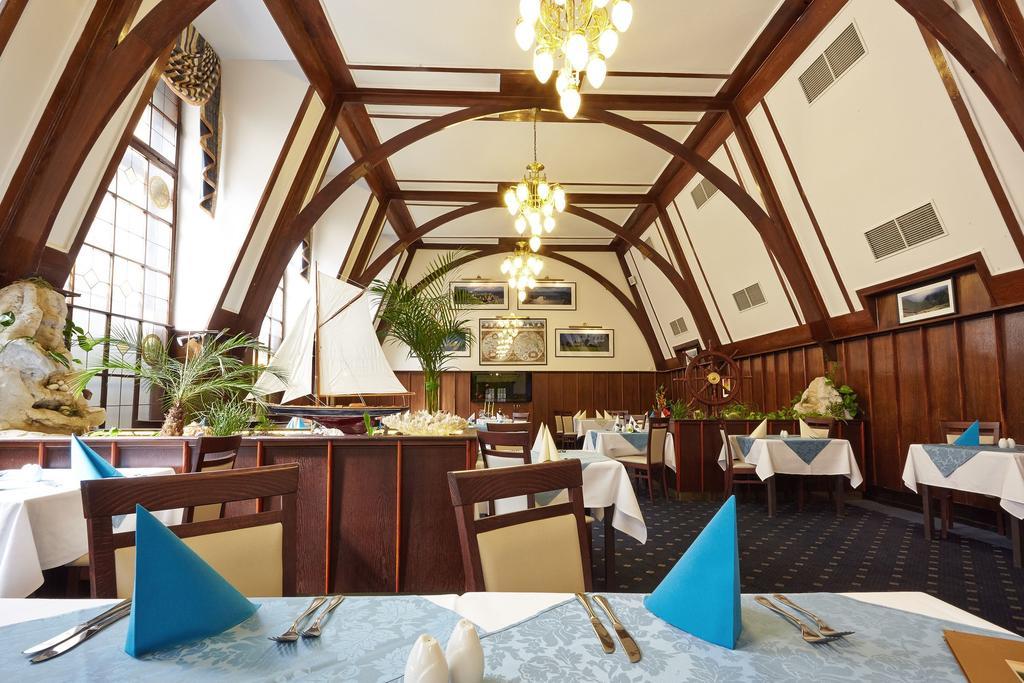 Ensana Hotel Pacifik マリアーンスケー・ラーズニェ エクステリア 写真