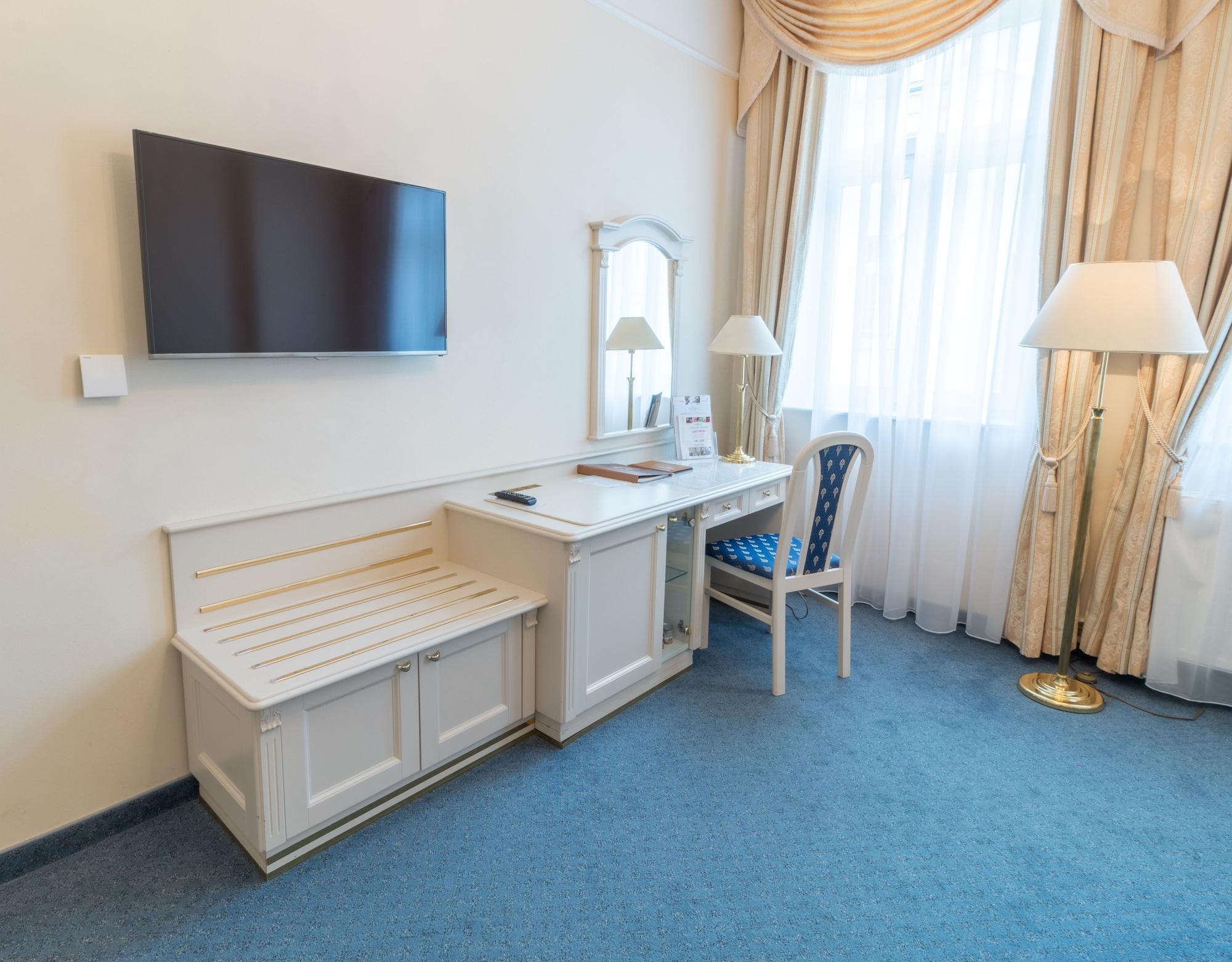 Ensana Hotel Pacifik マリアーンスケー・ラーズニェ エクステリア 写真