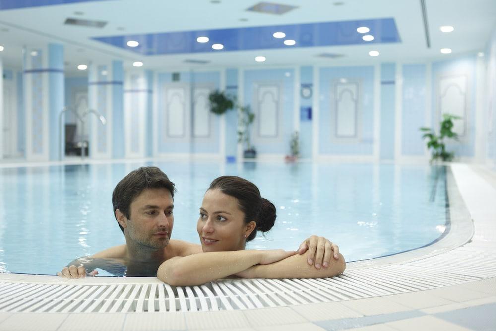 Ensana Hotel Pacifik マリアーンスケー・ラーズニェ エクステリア 写真
