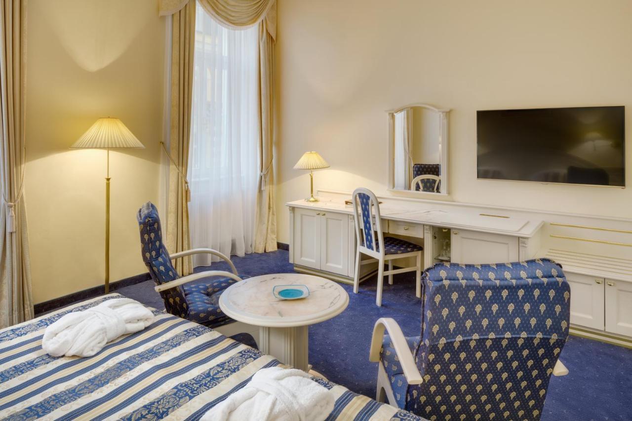 Ensana Hotel Pacifik マリアーンスケー・ラーズニェ エクステリア 写真