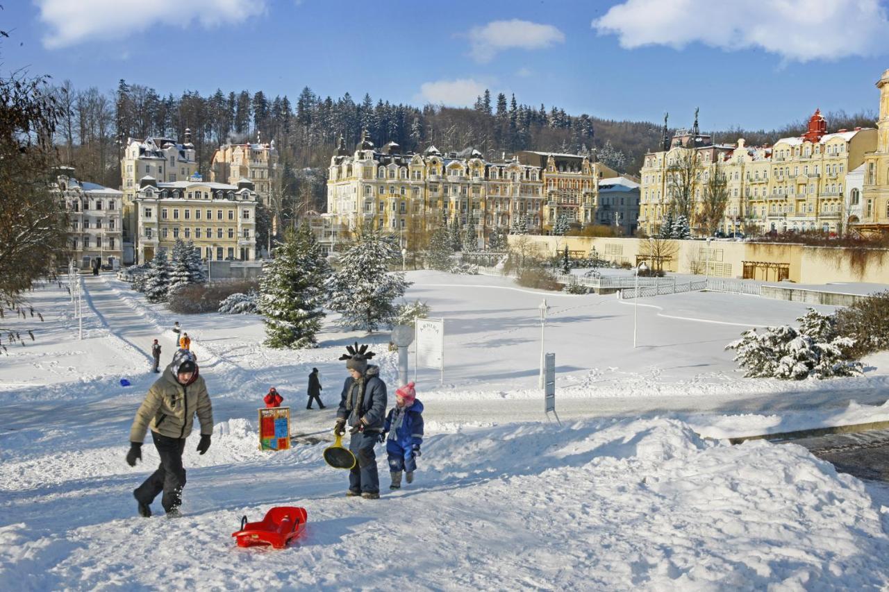 Ensana Hotel Pacifik マリアーンスケー・ラーズニェ エクステリア 写真